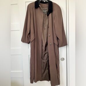 Ann Klein II Brown Trench Coat w/ Black Velvet Collar - 12